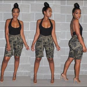 Camouflage shorts (belt included)